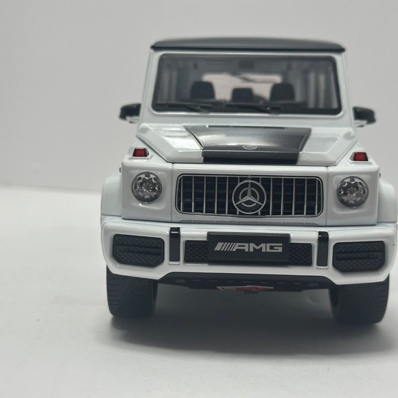 1:18 2015 Mercedes-benz G-Class G63 Diecast TWO Tone White Black With LED Lighs - Picture 2 of 11